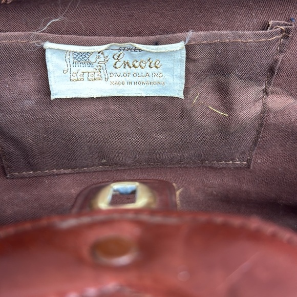 Vintage Styled by Encore Woven Clamshell Handbag - Picture 5 of 12